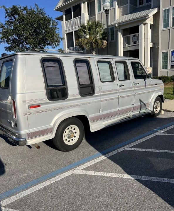 1991 Ford Econoline Van - Image 4 of 21