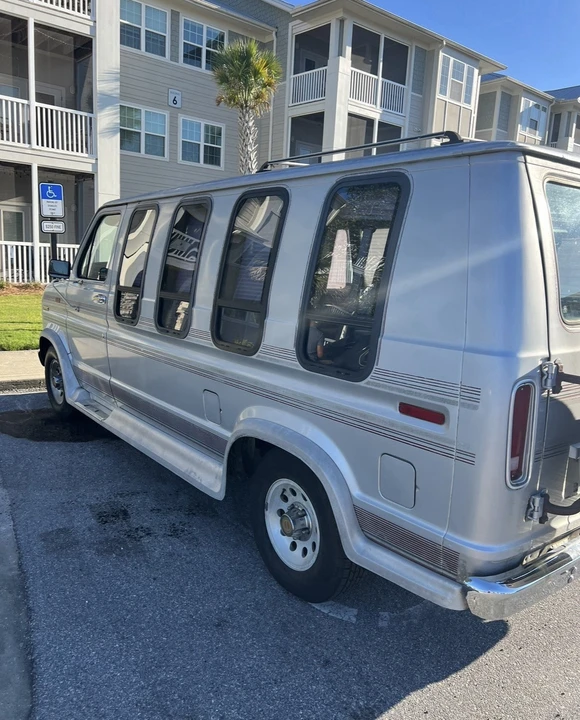 1991 Ford Econoline Van - Image 3 of 21