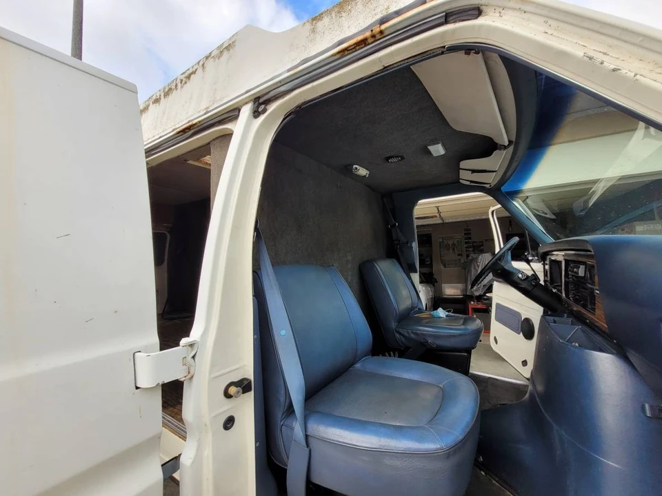 1991 Ford Econoline Van - Image 6 of 15