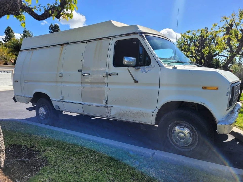 1991 Ford Econoline Van - Image 3 of 15