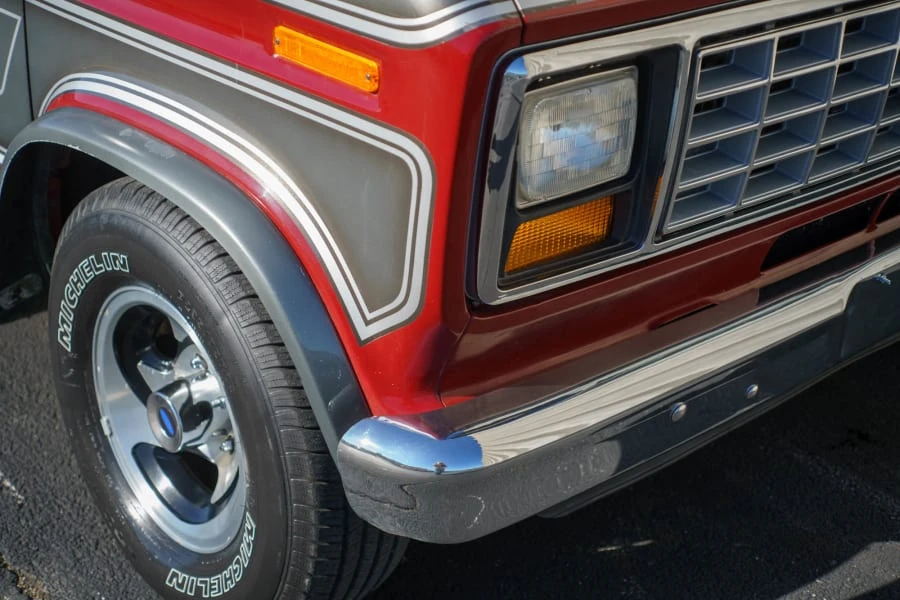 1991 Ford Econoline Van - Image 9 of 15