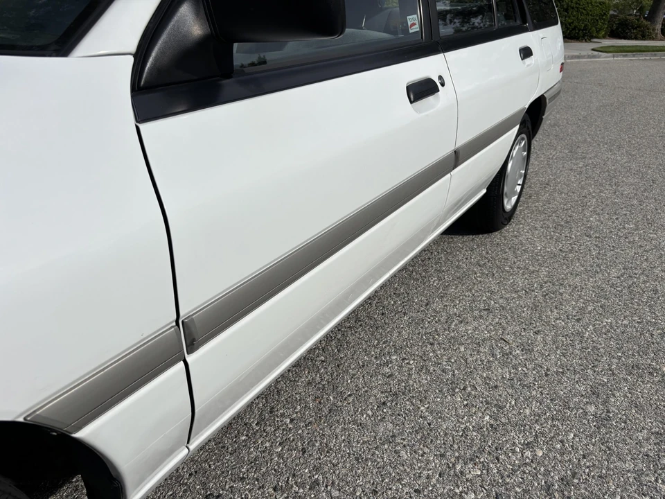 1991 Ford Escort (North America) - Image 11 of 31
