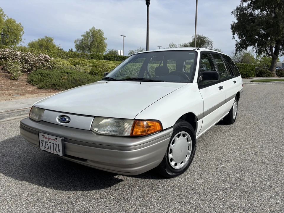1991 Ford Escort (North America) - Image 4 of 31
