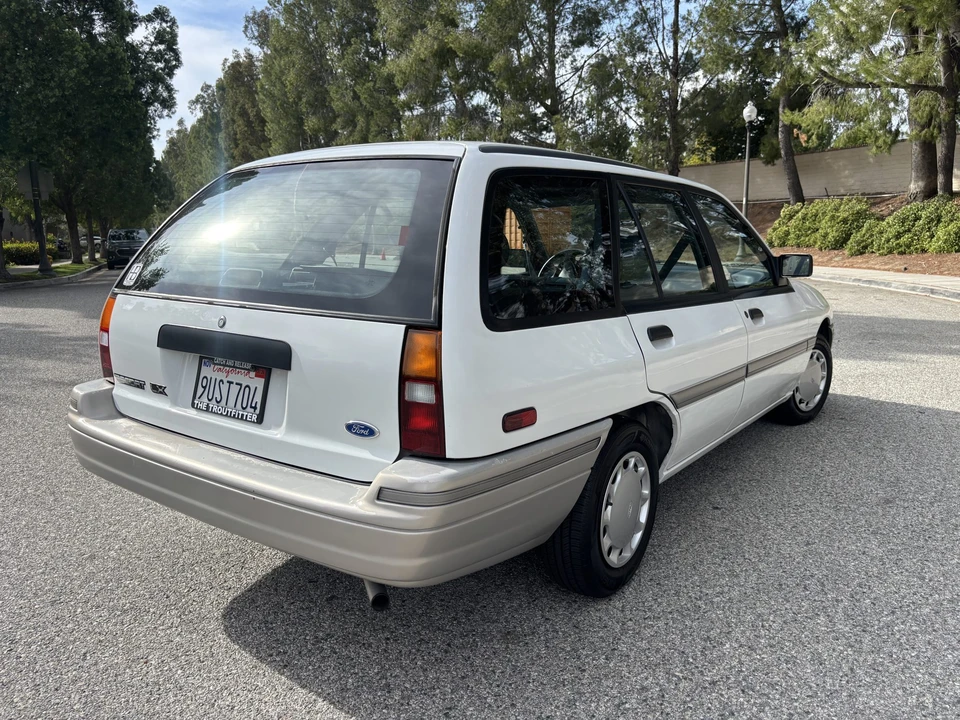 1991 Ford Escort (North America) - Image 8 of 31