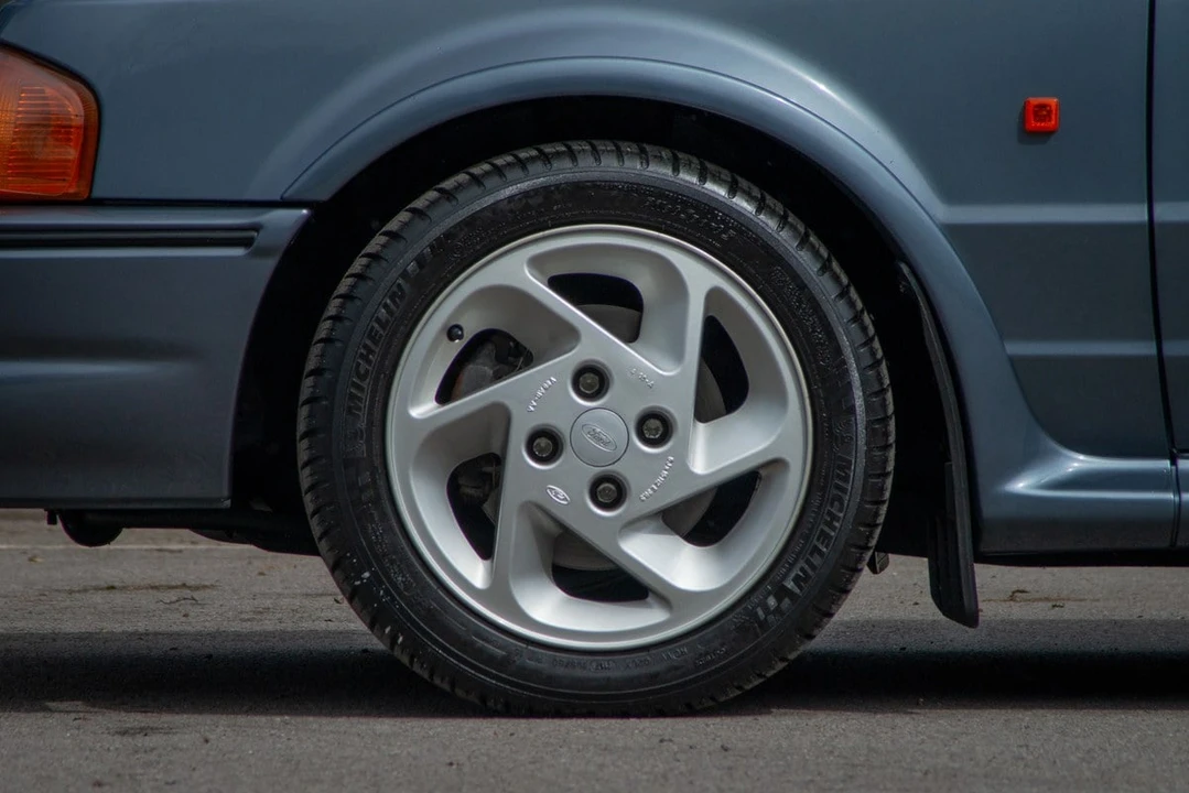 1991 Ford Escort - Image 12 of 30