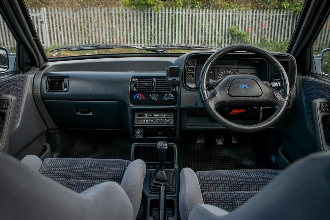 1991 Ford Escort - Image 28 of 30
