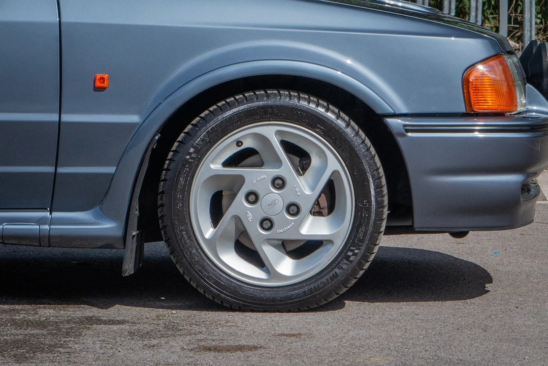 1991 Ford Escort - Image 15 of 30