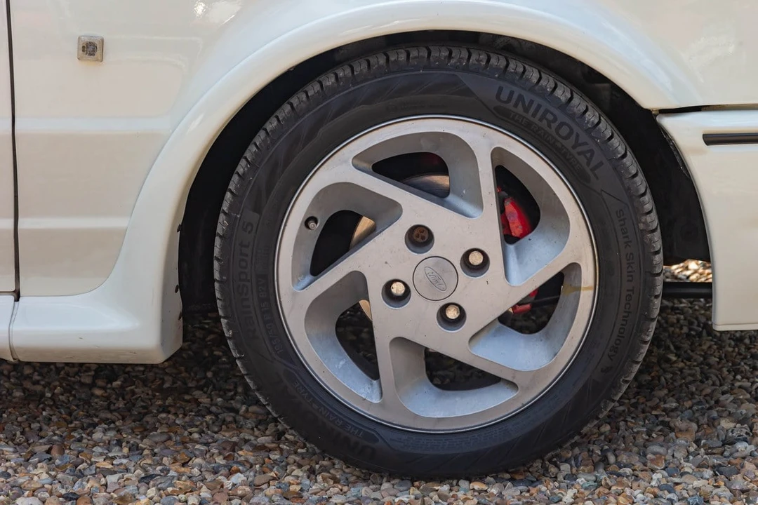 1991 Ford Escort - Image 28 of 30
