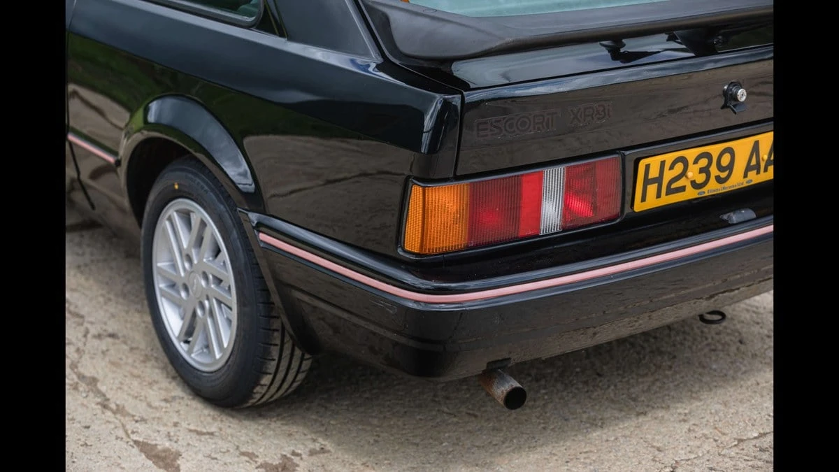 1991 Ford Escort - Image 24 of 30