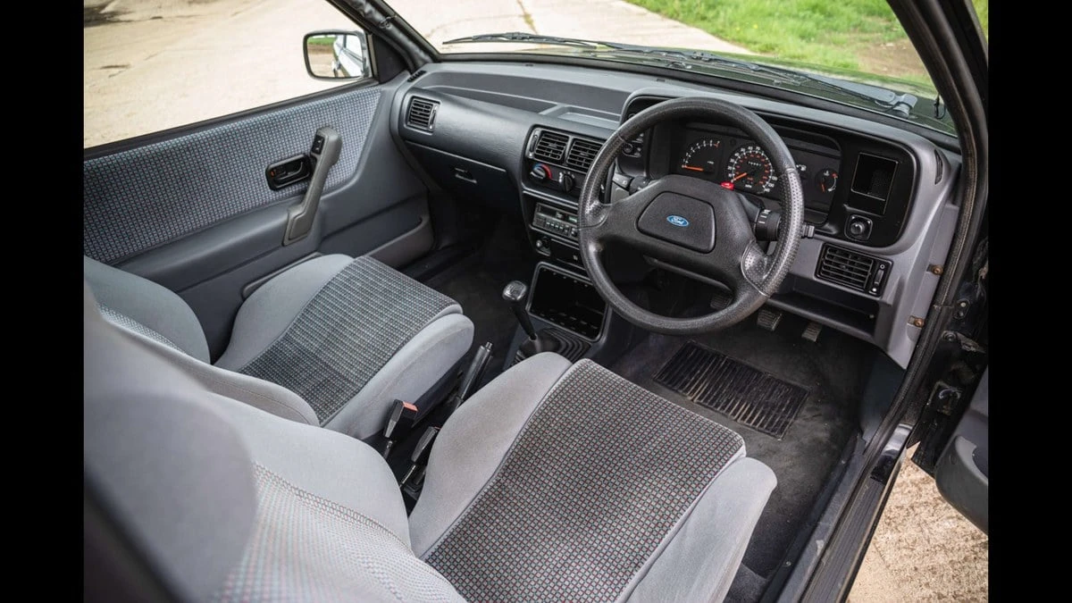 1991 Ford Escort - Image 7 of 30