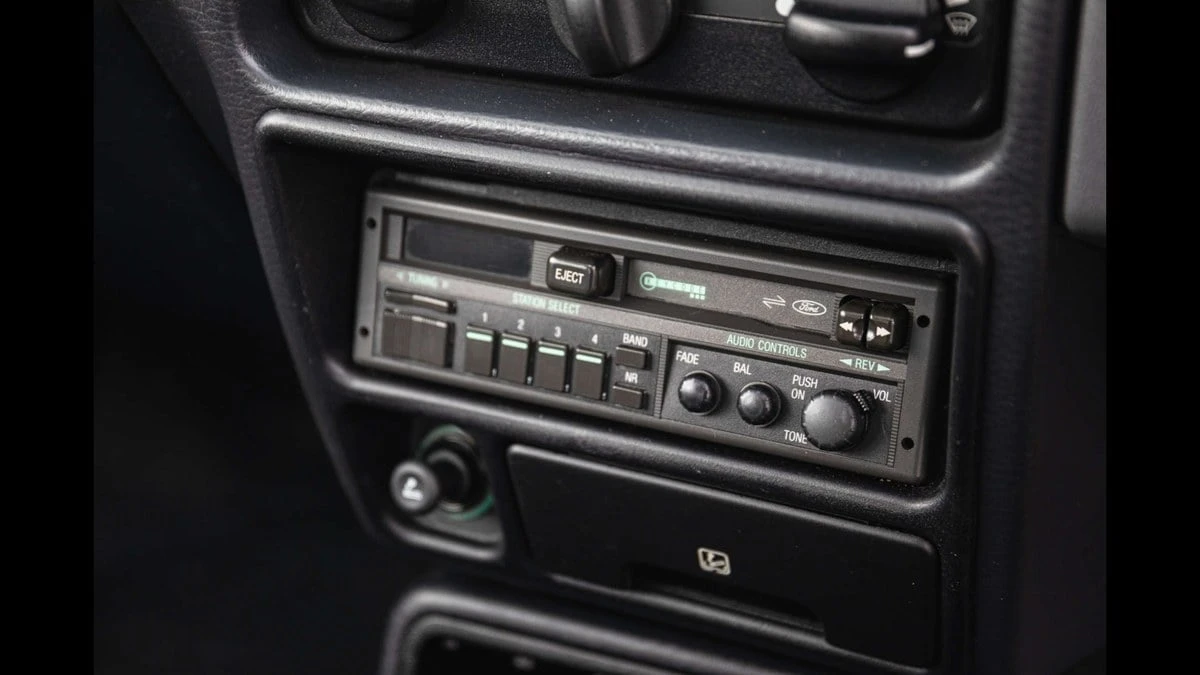 1991 Ford Escort - Image 11 of 30