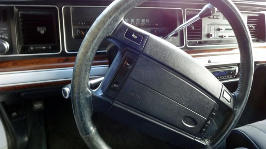 1991 Ford LTD - Image 5 of 12