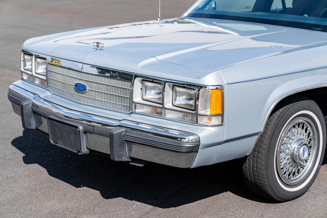 1991 Ford Crown Victoria - Image 10 of 31