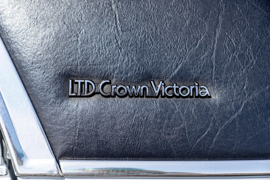 1991 Ford Crown Victoria - Image 13 of 31