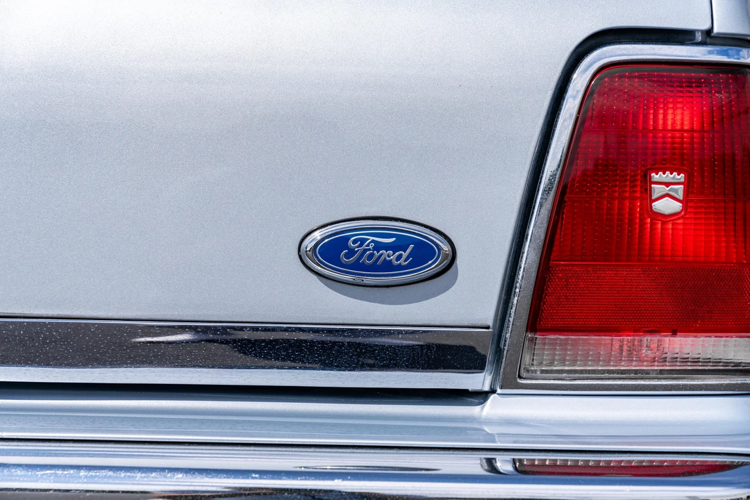 1991 Ford Crown Victoria - Image 17 of 31