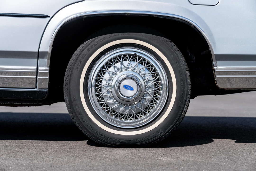1991 Ford Crown Victoria - Image 23 of 31