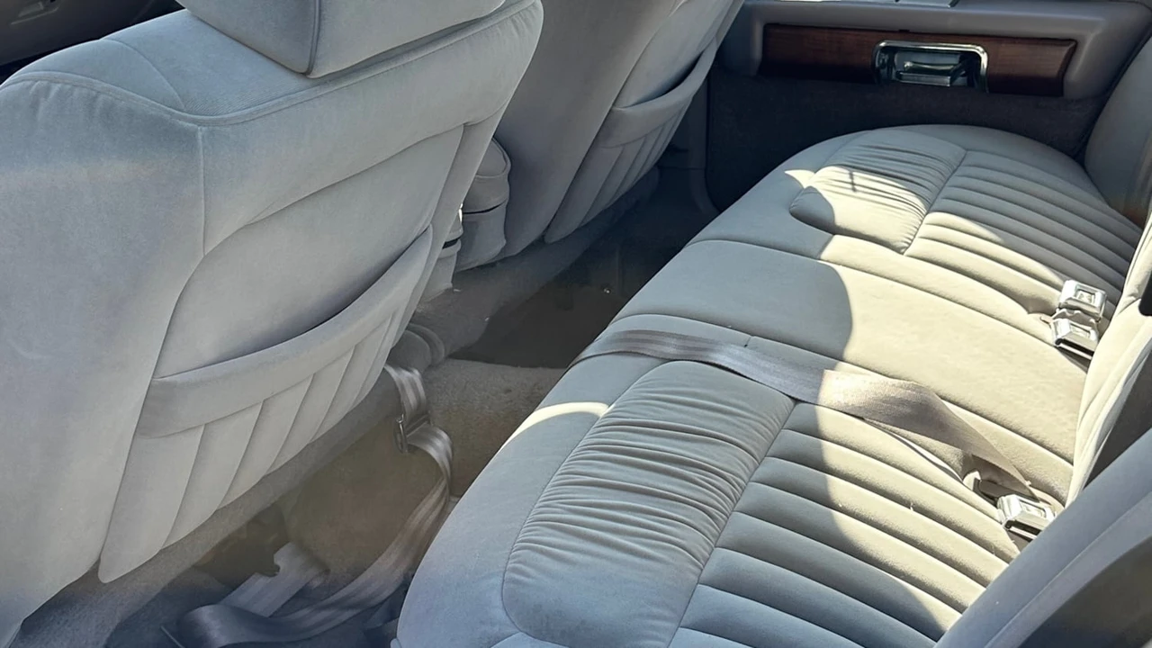1991 Ford Crown Victoria - Image 19 of 24