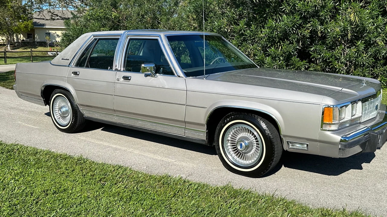 1991 Ford Crown Victoria - Image 24 of 24
