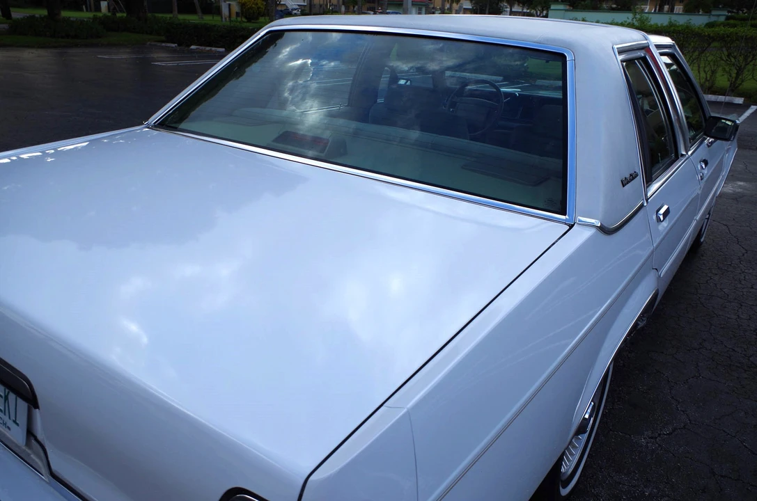 1991 Ford Crown Victoria - Image 27 of 31