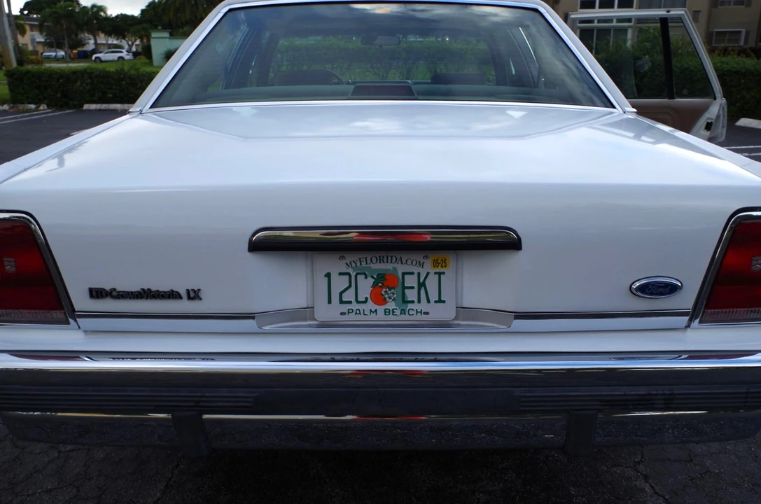 1991 Ford Crown Victoria - Image 21 of 31