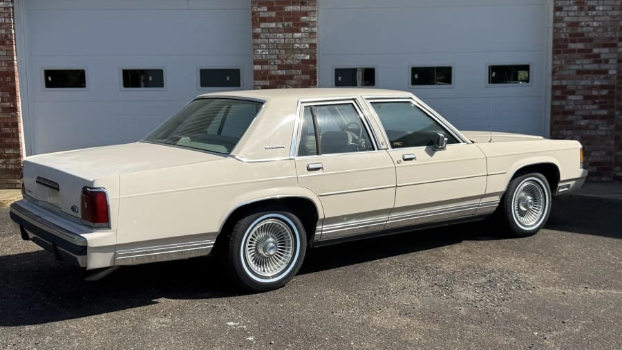 1991 Ford LTD - Image 5 of 15