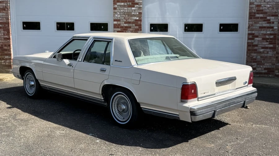 1991 Ford LTD - Image 4 of 15