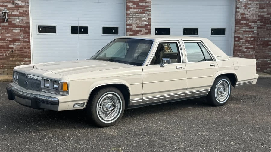 1991 Ford LTD - Image 2 of 15
