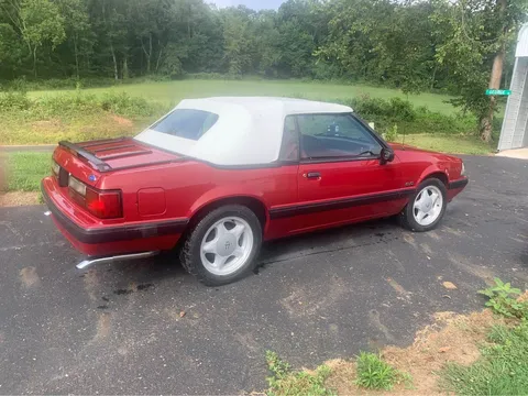1991 Ford Mustang Convertible 2D