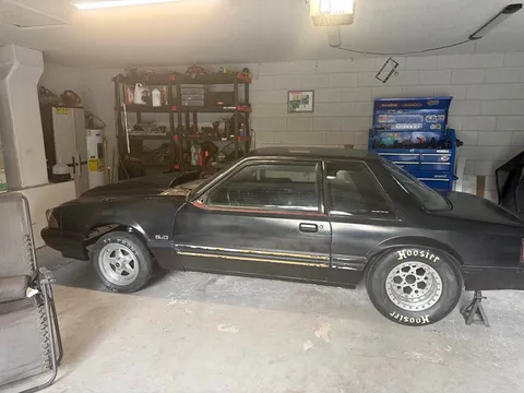 1991 Ford Mustang Coupe 2D