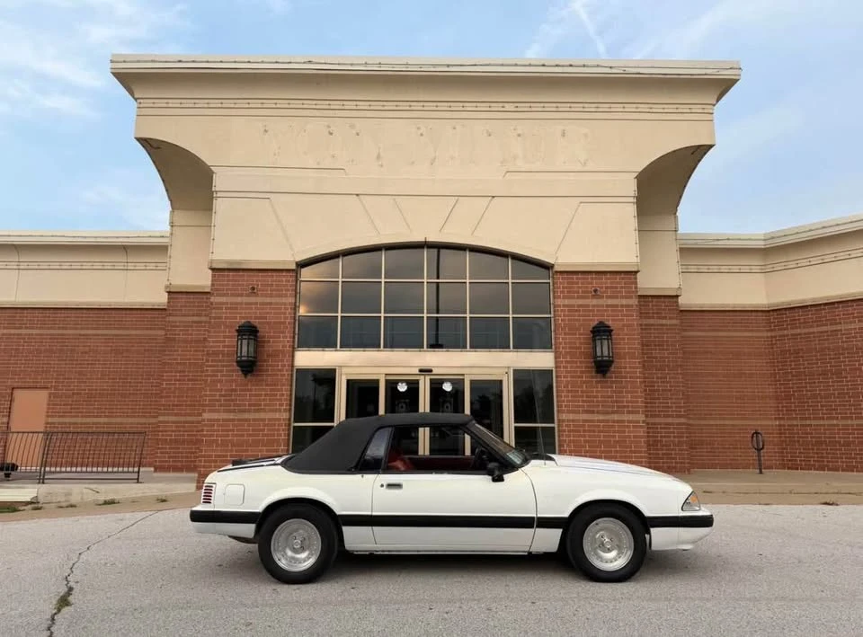 1991 Ford Mustang 3rd Gen - Image 4 of 4