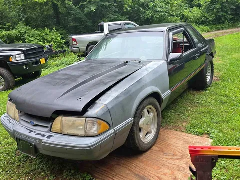1991 Ford Mustang V6 Coupe 2D