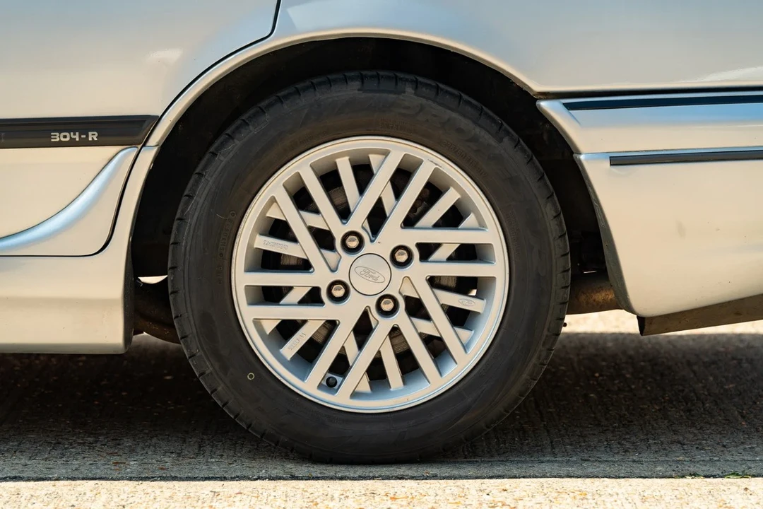 1991 Ford Sierra RS Cosworth - Image 21 of 30