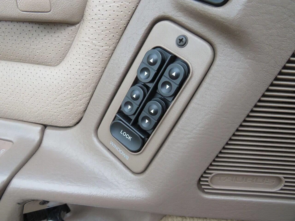 1991 Ford Taurus 1st Gen - Image 19 of 25