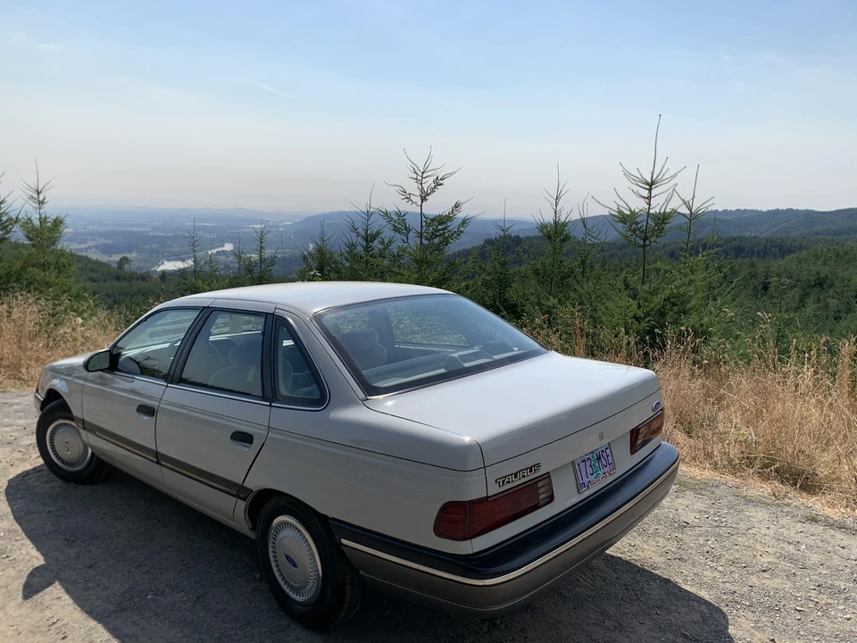 1991 Ford Taurus 1st Gen - Image 25 of 31