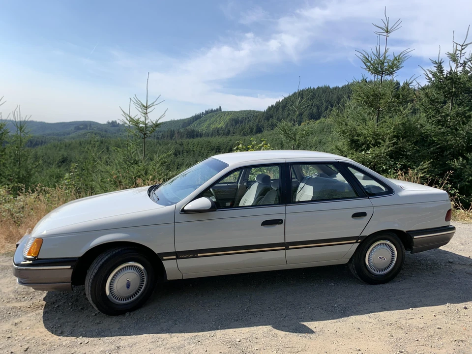 1991 Ford Taurus 1st Gen - Image 13 of 31