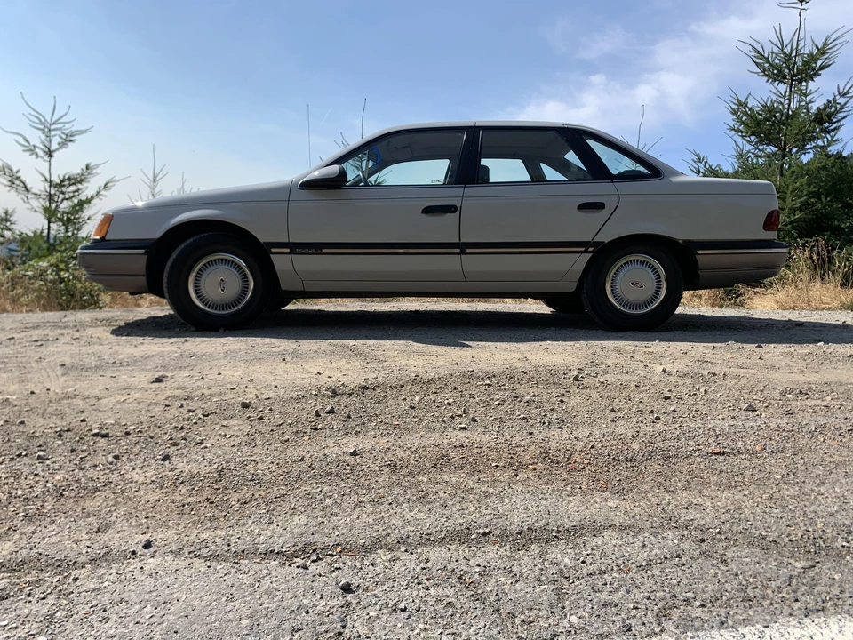 1991 Ford Taurus 1st Gen - Image 16 of 31