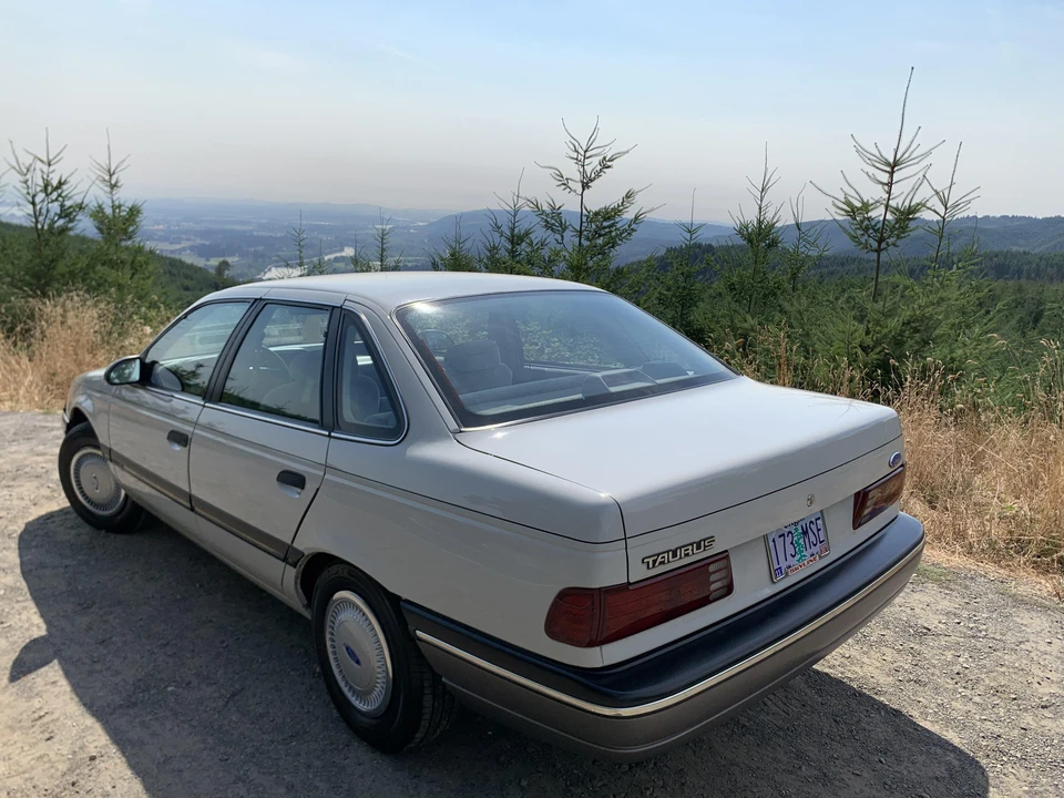 1991 Ford Taurus 1st Gen - Image 29 of 31