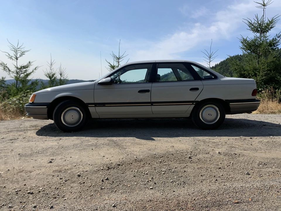 1991 Ford Taurus 1st Gen - Image 17 of 31