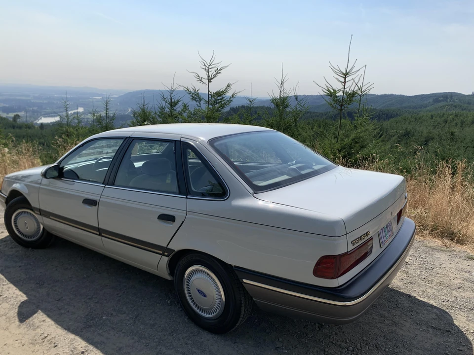 1991 Ford Taurus 1st Gen - Image 23 of 31
