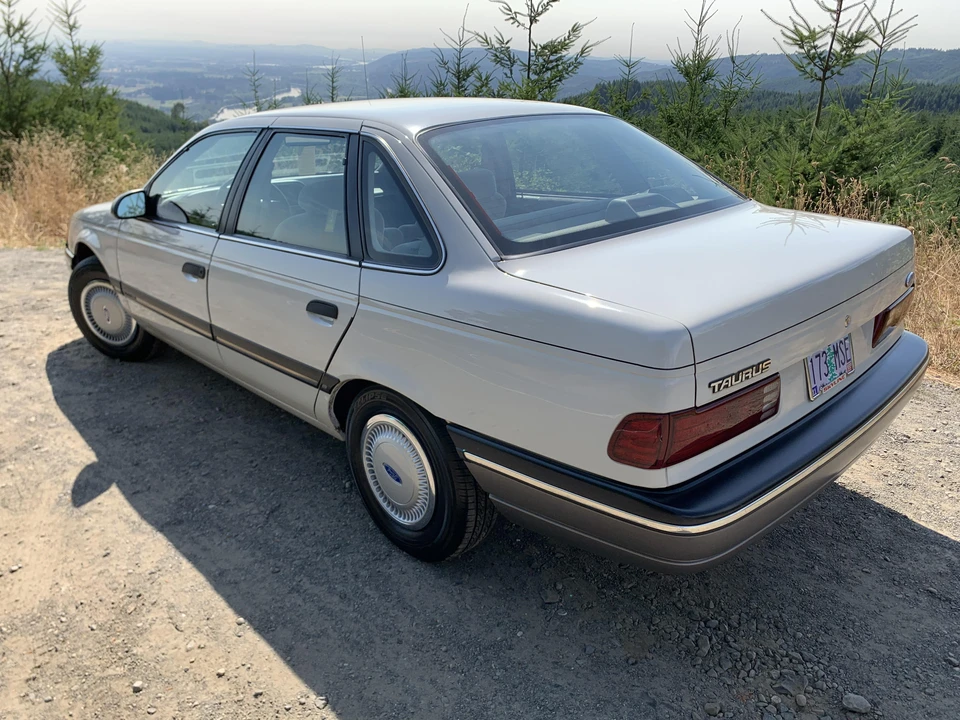 1991 Ford Taurus 1st Gen - Image 28 of 31