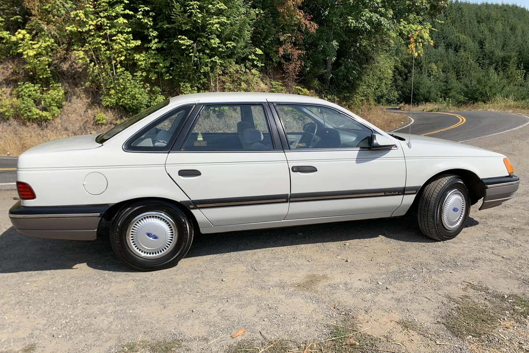 1991 Ford Taurus 1st Gen - Image 3 of 31