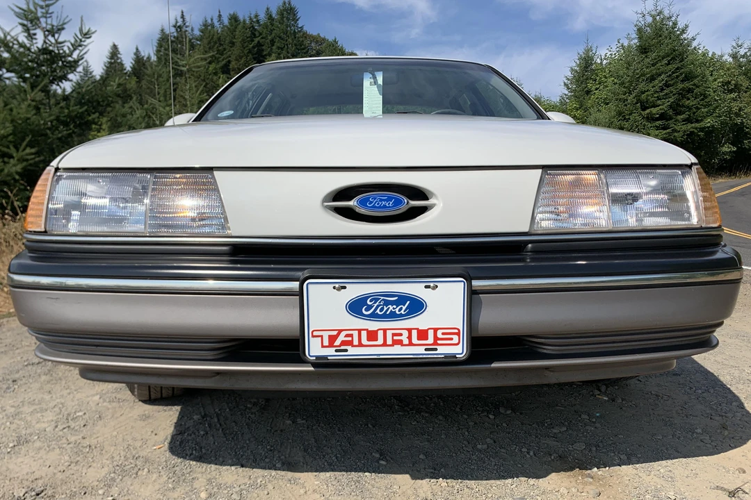 1991 Ford Taurus 1st Gen - Image 2 of 31