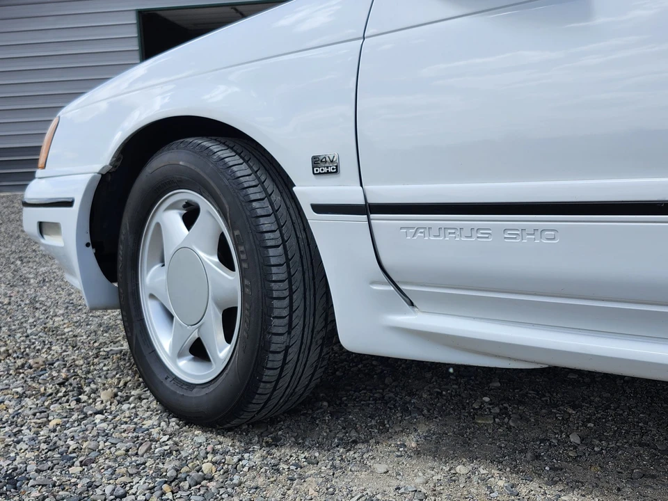 1991 Ford Taurus SHO 1st Gen - Image 9 of 31