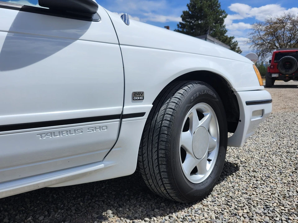 1991 Ford Taurus SHO 1st Gen - Image 17 of 31