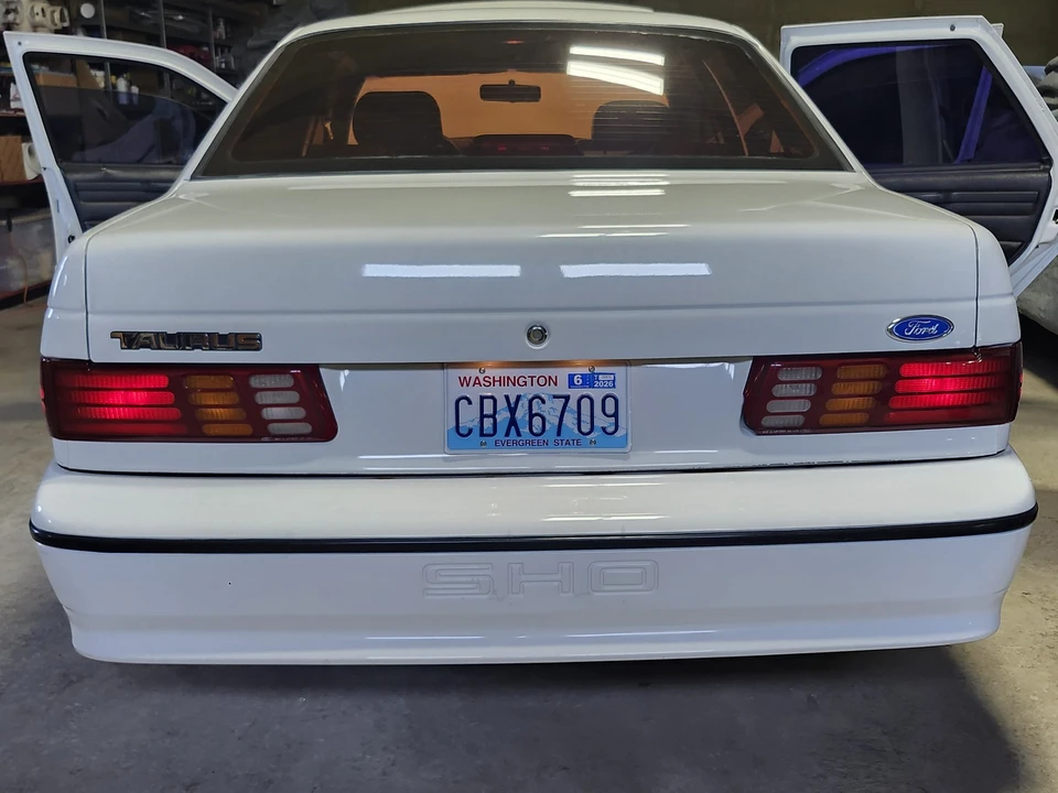 1991 Ford Taurus SHO 1st Gen - Image 27 of 31