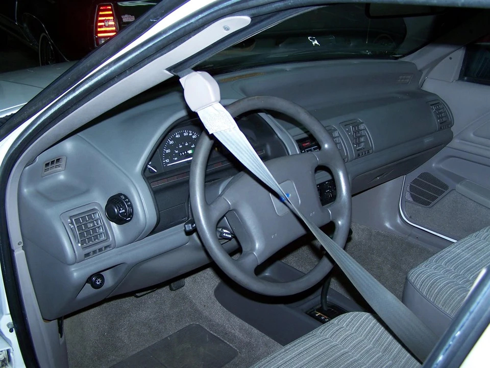 1991 Ford - Image 9 of 17