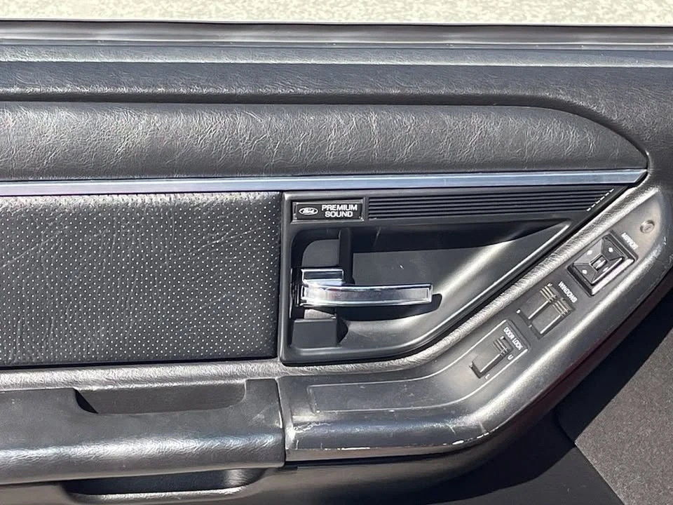 1991 Ford Thunderbird 9th Gen - Image 7 of 17