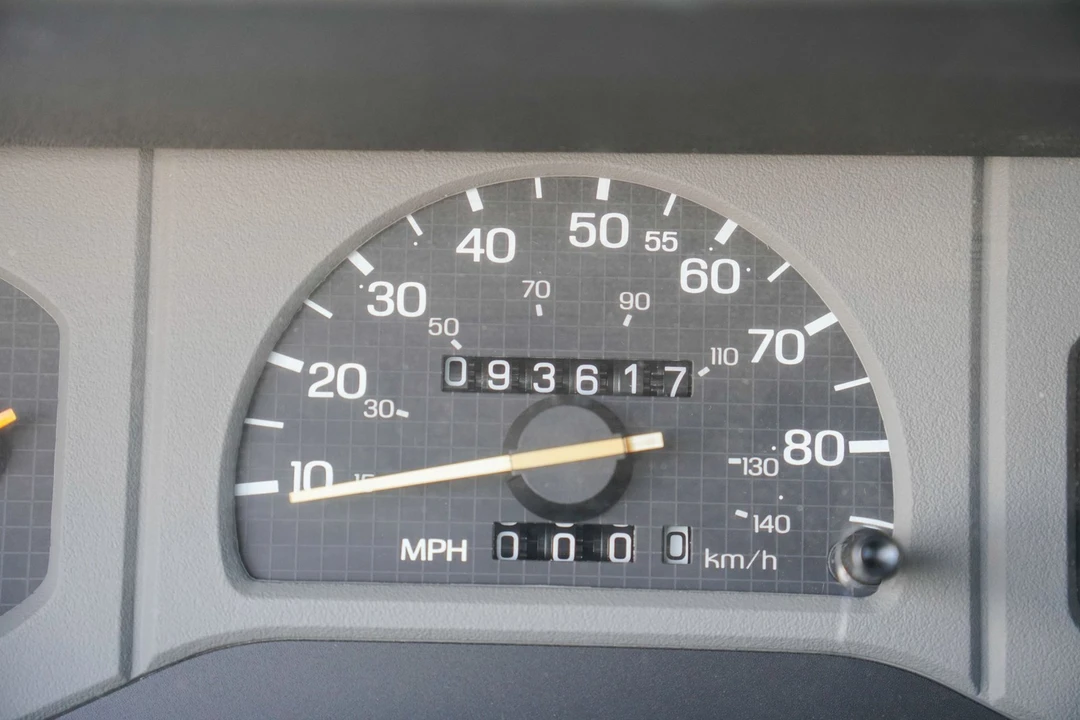 1991 Ford Thunderbird 10th Gen - Image 13 of 31
