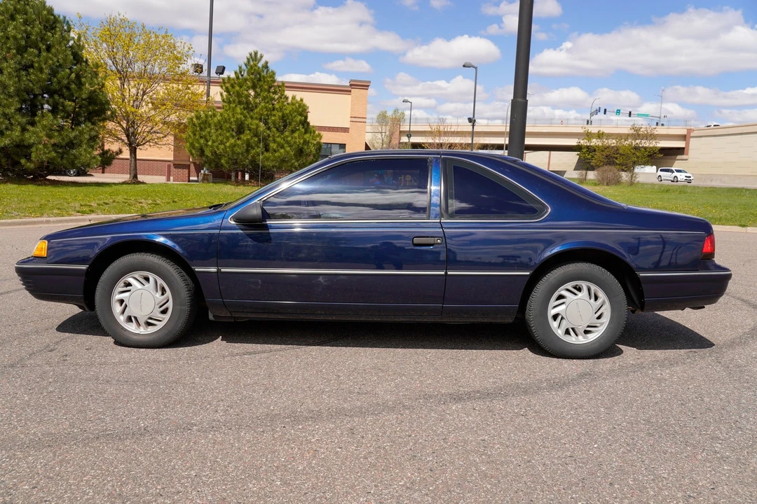 1991 Ford Thunderbird 10th Gen - Image 7 of 31