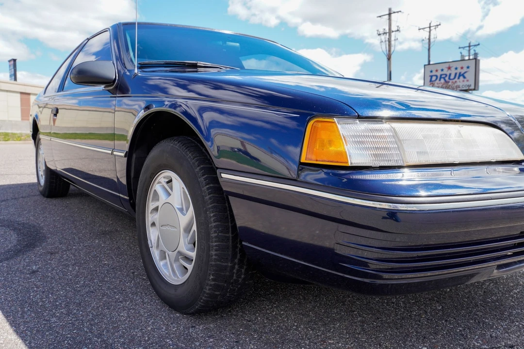 1991 Ford Thunderbird 10th Gen - Image 22 of 31